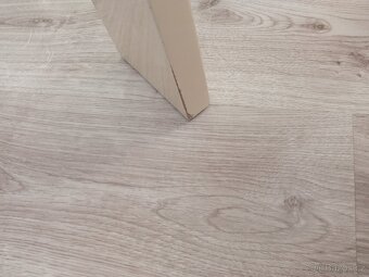 Konferenční stolek - 4