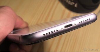 Rozbitý iPhone 11 128GB Purple - 4