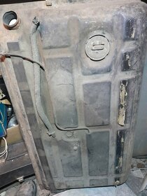 Porsche 924 díly - 4