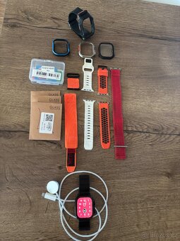 Apple Watch Ultra 2 49mm černý titan - 4