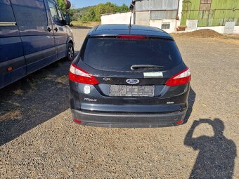 Ford Focus combi mk3 1.0i Ecobooast černá barva - 4