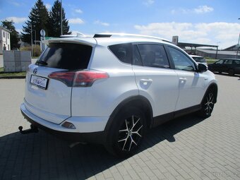TOYOTA RAV4 2.5Hybrid 145 kW Executive e-CVT 12/2016 - 4