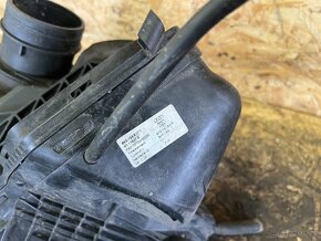 FILTR BOX S VÁHOU VZDUCHU AUDI A4 B8 2.0 TDI 105KW - 4