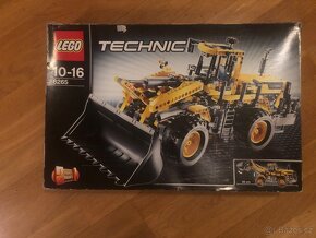 Lego Technik 8265 Traktor a Motorova sada Power up 8293 - 4