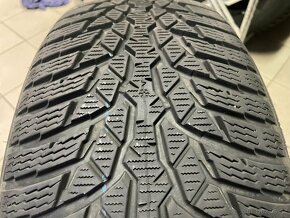 Zimní pneu Nokian - 215/60 R17 96H - 4