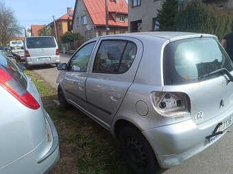 Toyota Yaris 1.0 - 4