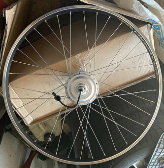 zapletené kolo s motorem 250W (36V) - 4