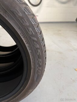 Pneu Pirelli 235/45 R18 - 4