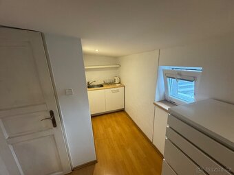 Pronajmu podkrovní prostory 100 m2 na adrese Pardubice 6 - 4