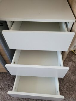 Šatní skříň - 4