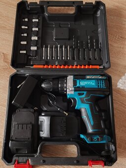 Prodám Aku Vrtačku 2x baterie vybavení +kufr - 4