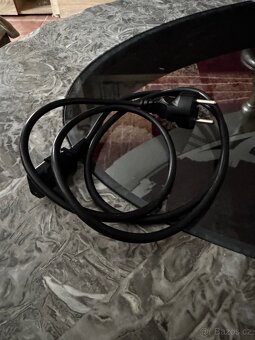 PS4 Pro 1TB + Externí USB Chladič - 4