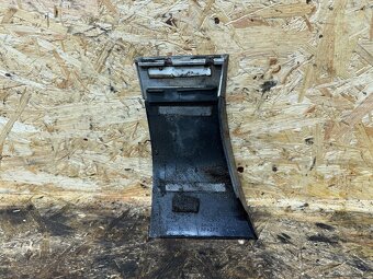 PRAVÁ KRYTKA BLATNÍKU VW TOUAREG 7P 7P6853718 LC9X - 4