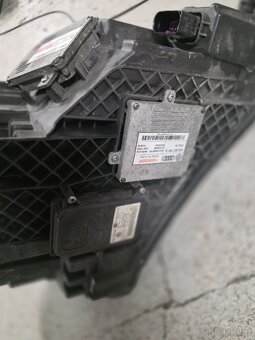 Světlo predni škoda superb 3 - 4