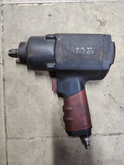 Pneumatický rázový utahovák - 4