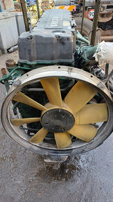 motor VOLVO D12D - 4