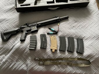 Airsoftová zbraň M4 - 4
