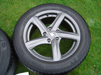4XLETNÍ HLINÍKOVÁ KOLA ŠKODA OCTAVIA III,II 205/55 R16 .TOP. - 4