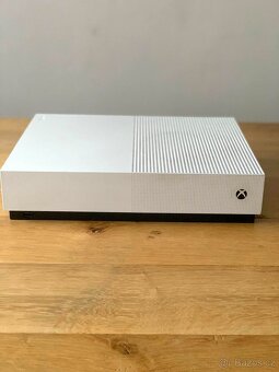 Xbox One S All-Digital 1TB – super stav - 4