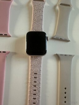 Apple Watch SE - 4