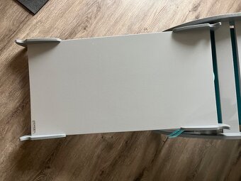 Montessori houpačka se skluzavkou a sedákem - 4