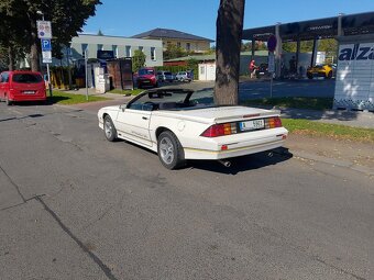 Prodám Chevrolet Camaro Z28 IROC Z - pěkný stav 249000 Kč - 4