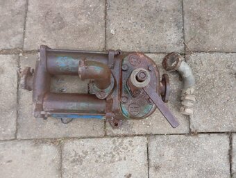 Ruční pumpa Lila 75 - 4