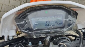 Motorka Mikilon Defender 250RR kola21/18 oranžová - 4