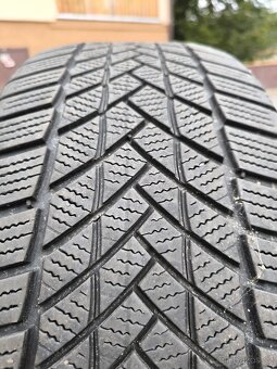 Zimní pneu 235 /50 r19 - 4
