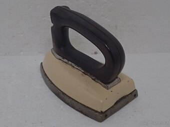 Retro nahřívací žehlička - 4