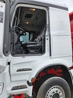 Mercedes-Benz Arocs 8x4 - 4