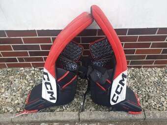 Brankarsky set CCM AXIS 2 a Extreme Flex 5 Pro - 4