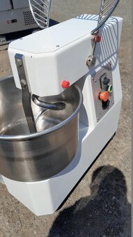 Spirálový hnětač na tuhá těsta TFM 17 ( 17 l, 12,5 kg těsta - 4