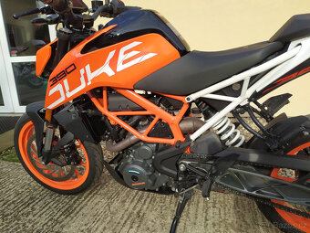 KTM 390 Duke-2020 - 4