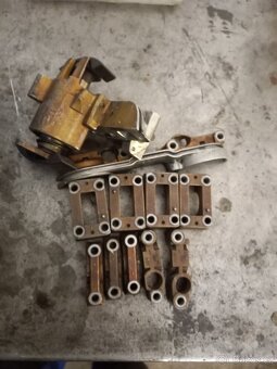 1.8 turbo , hlava motoru - 4