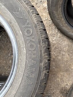 Pneumatiky  zimní 215 /70R15C Yokohama WY01 - 4