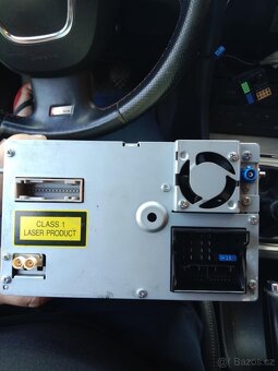Auto rádio RNS - 4