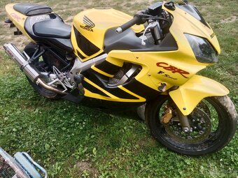 Honda CBR - 4