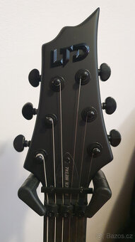 Zánovní/nehraná kytara ESP LTD F-Black Metal - 4