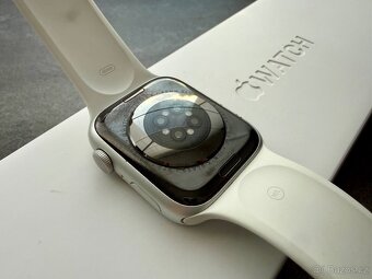 Apple Watch 8 - 4