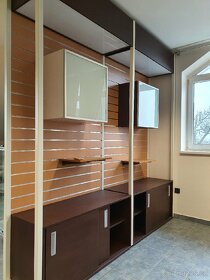 Výstavní, prodejní stěna (regál) do prodejny, kanceláře - 4