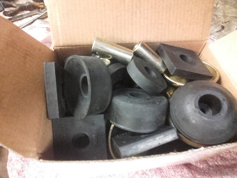 Silentbloky mezi rám a karoserii Na Suzuki samurai - 4