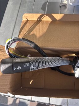 Spínač Mercedes e210 - 4