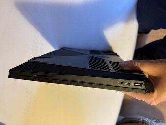 OMEN by HP 15-dc0009nc Shadow Black - 4