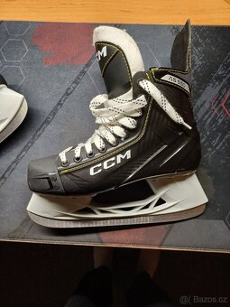 Brusle CCM Tacks AS 550 vel. 40,5 - 4