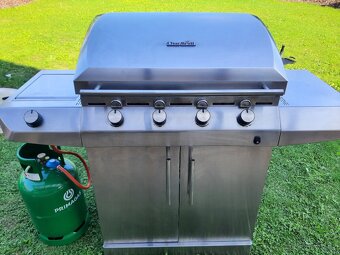 Zahradní gril CharBroil - 4