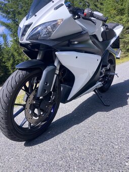 Yamaha YZF R125 - 4
