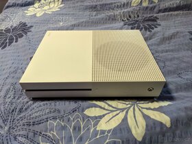 Xbox One S 1TB + ovladač Forza Horizon 5 - 4