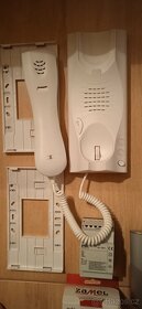 Prodám sestavu domácího telefonu URMET - 4