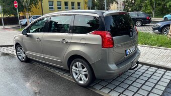 Peugeot 5008 2.0 dci 2011 7 mist - 4